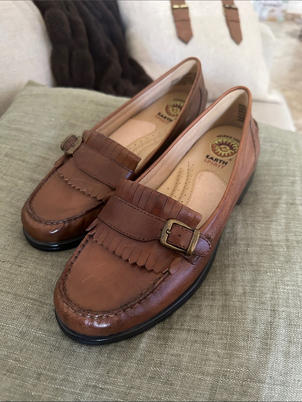 Earth Spirit Gelron 2000 Womens Fringe Buckle Loafers Size 7w